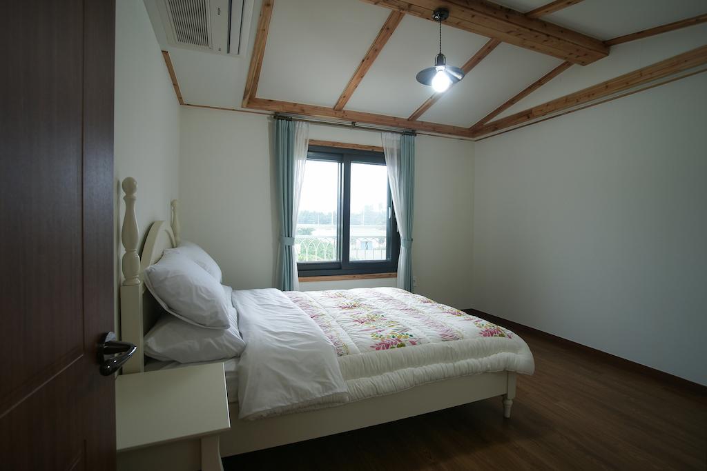 Villa Baghdad House Jeju Habitación foto